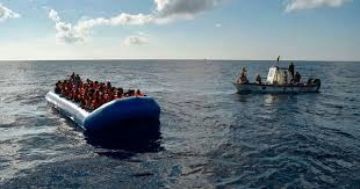 غارات جوية تستهدف قوارب تقل مهاجرين داخل ميناء بليبيا غارات جوية تستهدف قوارب تقل مهاجرين داخل ميناء بليبيا