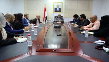 وزير الصناعة والتجارة يبحث مع وفد الاتحاد الأوروبي ومنظمة (OECD) تعزيز جهود الشراكة