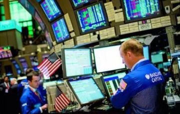 تباين مؤشرات الأسهم الأمريكية