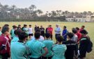 أعضاء وأمين عام الاتحاد اليمني لكرة القدم يلتقون المنتخب الأولمبي قبل البدء بمعسكر القاهرة