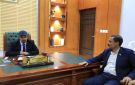  المحافظ بن ماضي والقائم بأعمال رئيس انتقالي حضرموت يؤكدان على وحدة الصف والتعاون لدعم احتياجات المحافظة