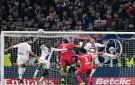 سان جيرمان يعتلي الصدارة بفوز درامي في معقل ليون