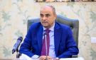 رئيس الوزراء يوجه بتقييد سفر المسؤولين للخارج ويلزم الحكومة بـ حضور دائم في عدن