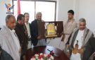 تعز .. قيادة المنطقة العسكرية الرابعة تكرم القائم بأعمال محافظ تعز