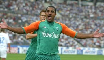 بعد 19 عاما من الإنتظار.. هداف الدوري الألماني يحصل على جائزته