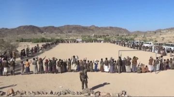 قبائل آل جناح في مأرب تعلن النفير والجهوزية لمواجهة الأعداء قبائل آل جناح في مأرب تعلن النفير والجهوزية لمواجهة الأعداء