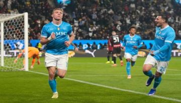 نابولي يتأهل إلى نهائي السوبر الإيطالي بثنائية مثيرة في الميلان