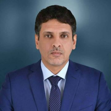 باكريت يهنئ الرئيس الزبيدي بتحرير مدن وادي حضرموت