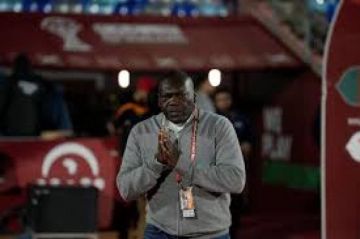 مدرب الكاميرون: لن نقيد حرية مبيومو في الملعب