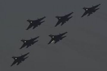 مقاتلات صينية توجه رادارات على مقاتلات يابانية فوق المياه الدولية مقاتلات صينية توجه رادارات على مقاتلات يابانية فوق المياه الدولية