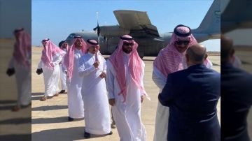وفد أمني وعسكري سعودي رفيع يهبط في مطار الريان بحضرموت