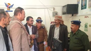 أمين العاصمة يتفقد سير العمل بمكتب الأحوال المدنية وجمعية الثورة التعاونية أمين العاصمة يتفقد سير العمل بمكتب الأحوال المدنية وجمعية الثورة التعاونية