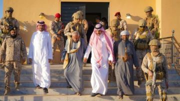 بسبب أحداث حضرموت.. غضب سعودي من الانتقالي والإمارات والرئاسي وسفيرها في اليمن آل جابر