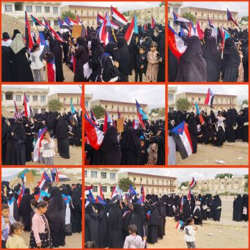 استجابة لدعوة رئيس انتقالي لحج .. حشد نسائي مهيب في ردفان يزف النصر ويطالب بإعلان الدولة الجنوبية فورا استجابة لدعوة رئيس انتقالي لحج .. حشد نسائي مهيب في ردفان يزف النصر ويطالب بإعلان الدولة الجنوبية فورا