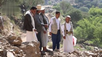 تفقد سير تنفيذ مشروع توسعة ورصف طريق الذيبة في مبين بحجة