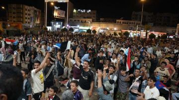 تواصل الفعاليات الفنية والثقافية في ساحة الاعتصام المفتوح بالعاصمة عدن تواصل الفعاليات الفنية والثقافية في ساحة الاعتصام المفتوح بالعاصمة عدن