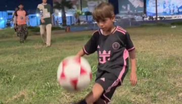 ميسي اليمن.. طفل يمني في الثامنة من عمره يحلم بأن يصبح أفضل لاعب في العالم ميسي اليمن.. طفل يمني في الثامنة من عمره يحلم بأن يصبح أفضل لاعب في العالم