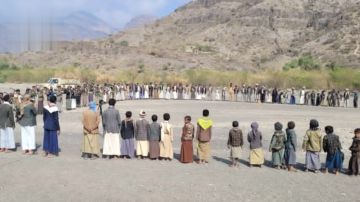 وقفات قبلية مسلحة في الحيمة الخارجية تأكيدا للجهوزية وثبات الموقف وقفات قبلية مسلحة في الحيمة الخارجية تأكيدا للجهوزية وثبات الموقف