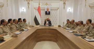 العرادة يهدد الرباعية بـ الحوثي مع ضغطها لـ اعتاق عدن وينعت الانتقالي بـ التمرد العرادة يهدد الرباعية بـ الحوثي مع ضغطها لـ اعتاق عدن وينعت الانتقالي بـ التمرد