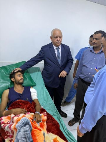 الوزير الوالي يزور جرحى معركة تحرير وادي حضرموت ويشيد بتضحيات أبطال القوات المسلحة الجنوبية الوزير الوالي يزور جرحى معركة تحرير وادي حضرموت ويشيد بتضحيات أبطال القوات المسلحة الجنوبية