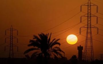 شهر من الظلام الدامس... أزمة كهرباء غير مسبوقة تشل الحياة في أبين ولحج وسط غياب تام للحلول