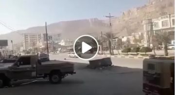 شاهد .. قوات الانتقالي تسيطر على مطار سيئون وتظهر في قلب المدينة حيث مقر المنطقة العسكرية الأولى (فيديو)