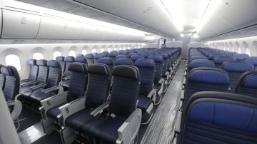 عطل بالمحرك يجبر طائرة أمريكية للعودة إلى واشنطن بعد إقلاعها في رحلة لطوكيو عطل بالمحرك يجبر طائرة أمريكية للعودة إلى واشنطن بعد إقلاعها في رحلة لطوكيو