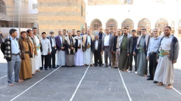 قيادة وزارة المالية تزور الجامع الكبير بصنعاء القديمة في إطار إحياء جمعة رجب