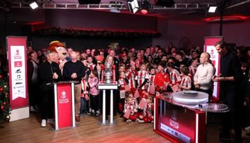 نتائج قرعة كأس الاتحاد: صعبة على يونايتد وتوتنهام.. وسهلة لسيتي وتشيلسي وآرسنال نتائج قرعة كأس الاتحاد: صعبة على يونايتد وتوتنهام.. وسهلة لسيتي وتشيلسي وآرسنال