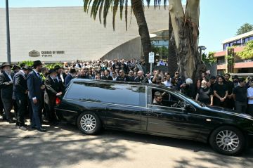 أستراليا توجه تهمة الإرهاب لمنفذ اعتداء بونداي وتقيم أولى جنازات ضحاياه أستراليا توجه تهمة الإرهاب لمنفذ اعتداء بونداي وتقيم أولى جنازات ضحاياه