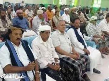 أعيان المهرة يعلنونها صريحة: لا لسلاح خارج الدولة نعم لقرارات العليمي! أعيان المهرة يعلنونها صريحة: لا لسلاح خارج الدولة نعم لقرارات العليمي!