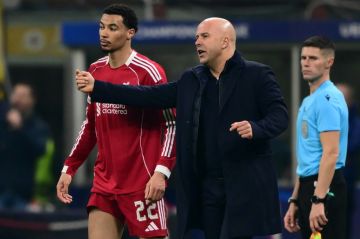 دوري أبطال أوروبا: سلوت يتجنب تأجيج الخلاف مع صلاح بعد الفوز على إنتر دوري أبطال أوروبا: سلوت يتجنب تأجيج الخلاف مع صلاح بعد الفوز على إنتر