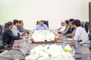 الرئيس الزبيدي يبحث جهود تطبيع الأوضاع في سقطرى والمهرة الرئيس الزبيدي يبحث جهود تطبيع الأوضاع في سقطرى والمهرة