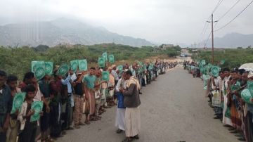 وقفة في برع بالحديدة تنديدا بالإساءة للقرآن وتأكيدا على الجهوزية لمواجهة الأعداء وقفة في برع بالحديدة تنديدا بالإساءة للقرآن وتأكيدا على الجهوزية لمواجهة الأعداء