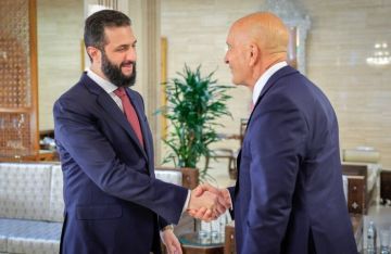 الشرع يبحث مع مبعوث ترامب القضايا الراهنة في المنطقة الشرع يبحث مع مبعوث ترامب القضايا الراهنة في المنطقة