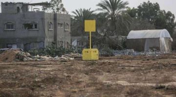 العدو الاسرائيلي يوسع مناطق الخط الأصفر شرق خان يونس العدو الاسرائيلي يوسع مناطق الخط الأصفر شرق خان يونس