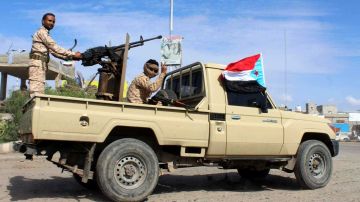 استشـ.ـهاد ضابطين وجنديين من أبطال قواتنا بعبـ.ـوة ناسـ.ـفة في العبر بحضرموت استشـ.ـهاد ضابطين وجنديين من أبطال قواتنا بعبـ.ـوة ناسـ.ـفة في العبر بحضرموت