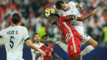 العراق يهزم السودان بثنائية ويتأهل لربع نهائي كأس العرب 2025 العراق يهزم السودان بثنائية ويتأهل لربع نهائي كأس العرب 2025