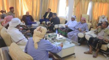 رئيس الجمعية الوطنية يلتقي قبيلة آل علي بن نعمان بمدينة سيئون
