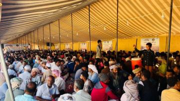 معتصمو سيئون يطالبون باحترام إرادة شعب الجنوب العربي معتصمو سيئون يطالبون باحترام إرادة شعب الجنوب العربي