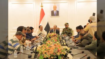 وزير الصناعة يترأس اجتماع لجنة الإصلاحات السعرية ويزور مصانع في مأرب وزير الصناعة يترأس اجتماع لجنة الإصلاحات السعرية ويزور مصانع في مأرب