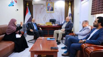 فريق التوجيه بالعاصمة عدن يهنئ الرئيس الزبيدي بتحرير وادي حضرموت