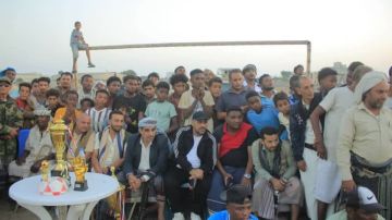 البشري يكرم فريق أكاديمية رامي بكأس الشهيد الغماري لكرة القدم في الحالي بالحديدة