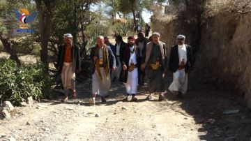 تسليم وتدشين العمل بمشروع رصف طريق ممسى العدن في مديرية بعدان بإب تسليم وتدشين العمل بمشروع رصف طريق ممسى العدن في مديرية بعدان بإب