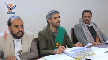 مليشيا الحوثي تبدأ محاكمة 12 مختطفا بتهمة التخابر مليشيا الحوثي تبدأ محاكمة 12 مختطفا بتهمة التخابر