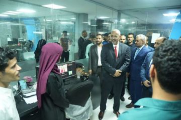 الرئيس الزبيدي يتفقد قطاع الإذاعة والتلفزيون الجنوبي الرئيس الزبيدي يتفقد قطاع الإذاعة والتلفزيون الجنوبي