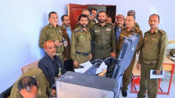 تفقد سير العمل في مجمع الإصدار الآلي بمحافظة صنعاء