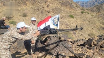 مناورة لخريجي دفعة الشهيد الغماري من قيادات التعبئة في حجة مناورة لخريجي دفعة الشهيد الغماري من قيادات التعبئة في حجة