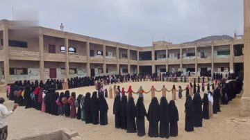 وقفات طلابية في جبل رأس بالحديدة انتصارا للقرآن الكريم وتنديدا بالإساءة الأمريكية وقفات طلابية في جبل رأس بالحديدة انتصارا للقرآن الكريم وتنديدا بالإساءة الأمريكية