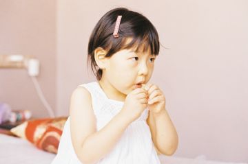 لماذا لا ينصح باستئصال اللوزتين للأطفال؟